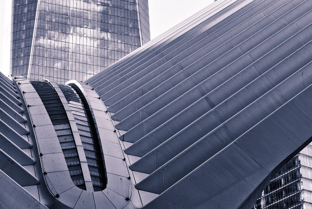 Curved glass curtain wall facade
