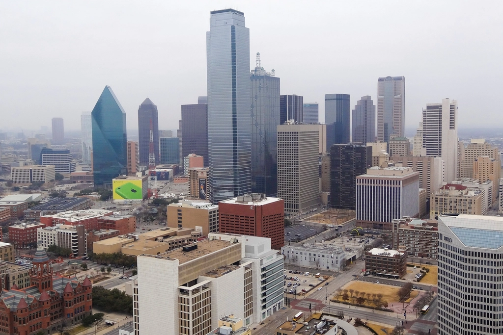 Dallas window wall installation in the city skyline