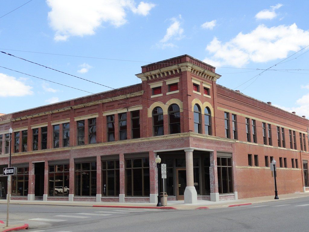 Storefront Glass Replacement vs. New Installation: What Building Owners Should Know