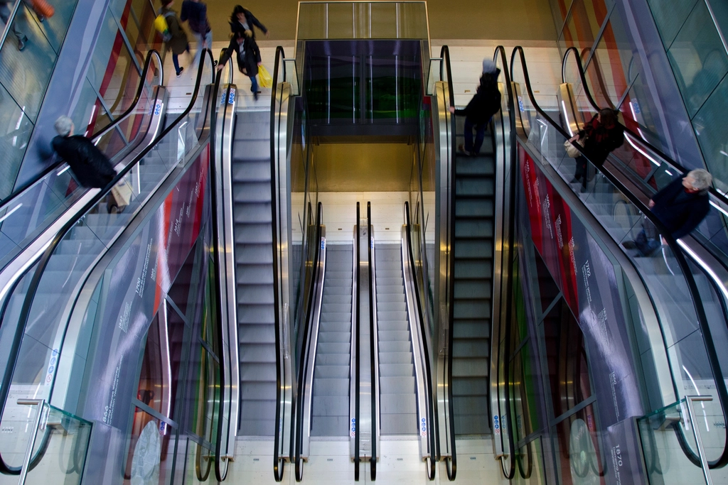 Commercial Storefront Glass Installation for Retail and Office Tenant Improvements